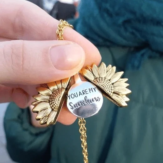 🌞"You Are My Sunshine" Sunflower Necklace🌻(Double-sided engraving)